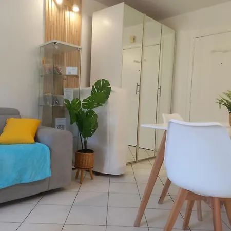 아파트 Adorable A 200m De La , Frais , Bien Equipe Et Proche Des Commodites