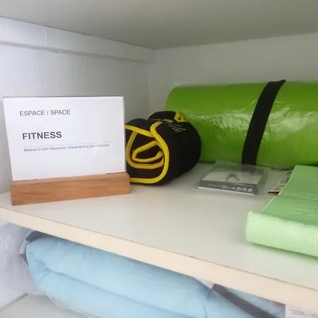 Adorable A 200m De La , Frais , Bien Equipe Et Proche Des Commodites Apartman