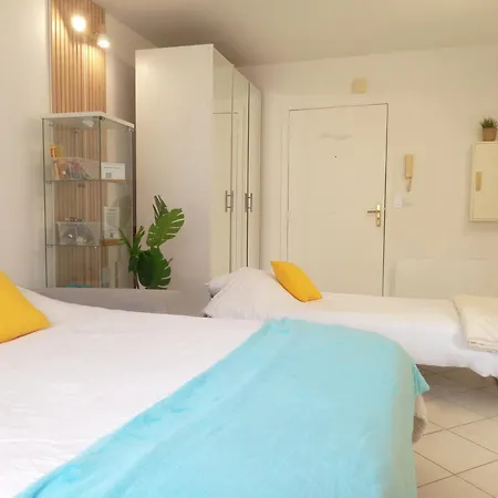 Adorable A 200m De La , Frais , Bien Equipe Et Proche Des Commodites
