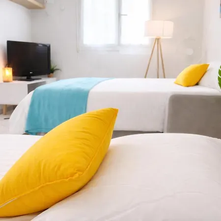 Adorable A 200m De La , Frais , Bien Equipe Et Proche Des Commodites * Cagnes-sur-Mer