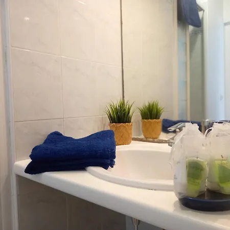 Apartament Adorable A 200m De La , Frais , Bien Equipe Et Proche Des Commodites