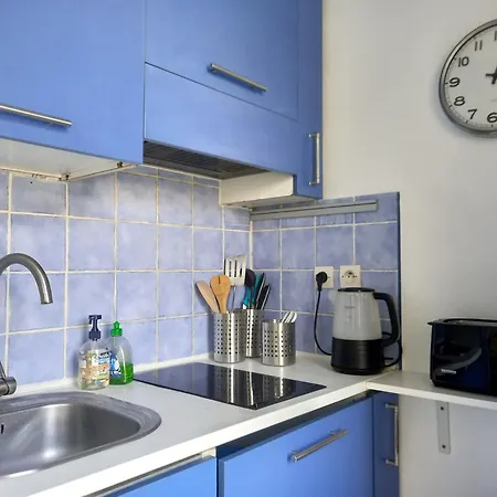 Adorable A 200m De La , Frais , Bien Equipe Et Proche Des Commodites